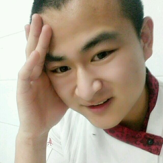 人潮拥挤的第一张照片--海城残疾人相亲网